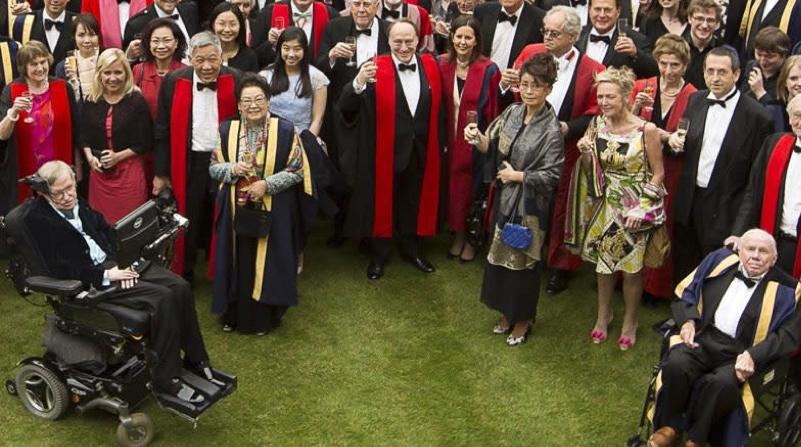 Stephen-Hawking-and-Bango